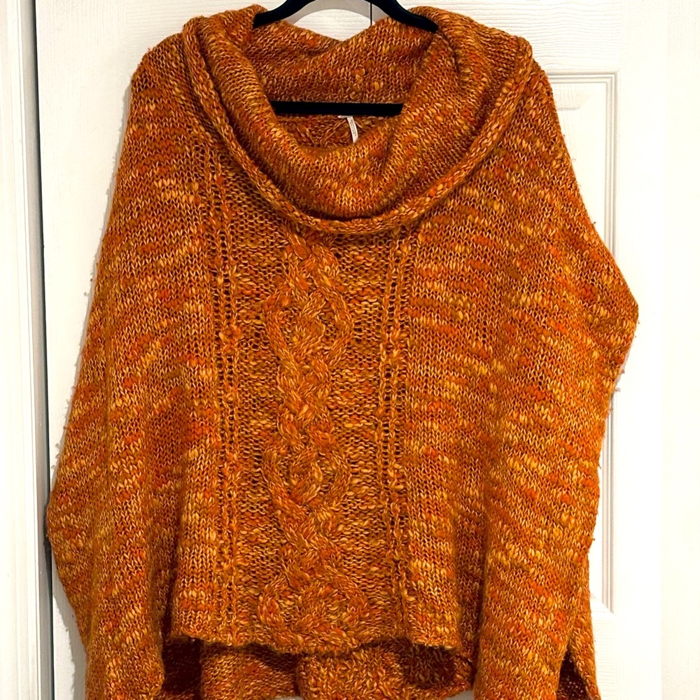 FREE People women’s cowl neck poncho size one size color Carmel EUC